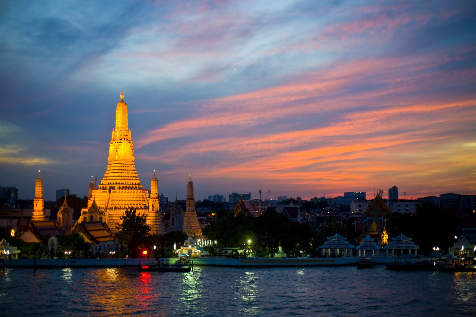 Wat Arun at sunset, Bangkok