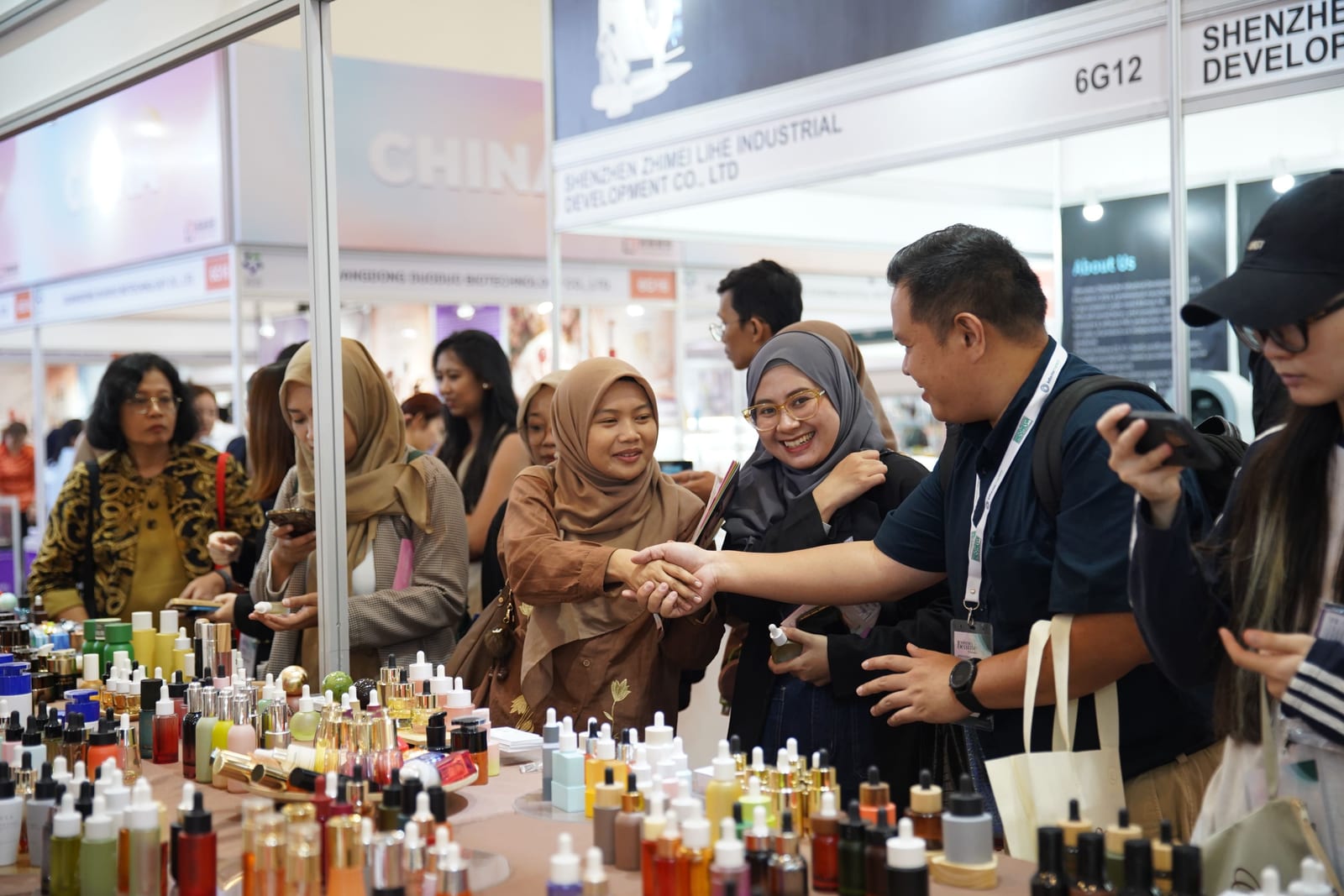 Trade visitors on the show floor at Cosmobeauté Indonesia 2026, 1 October 2026.