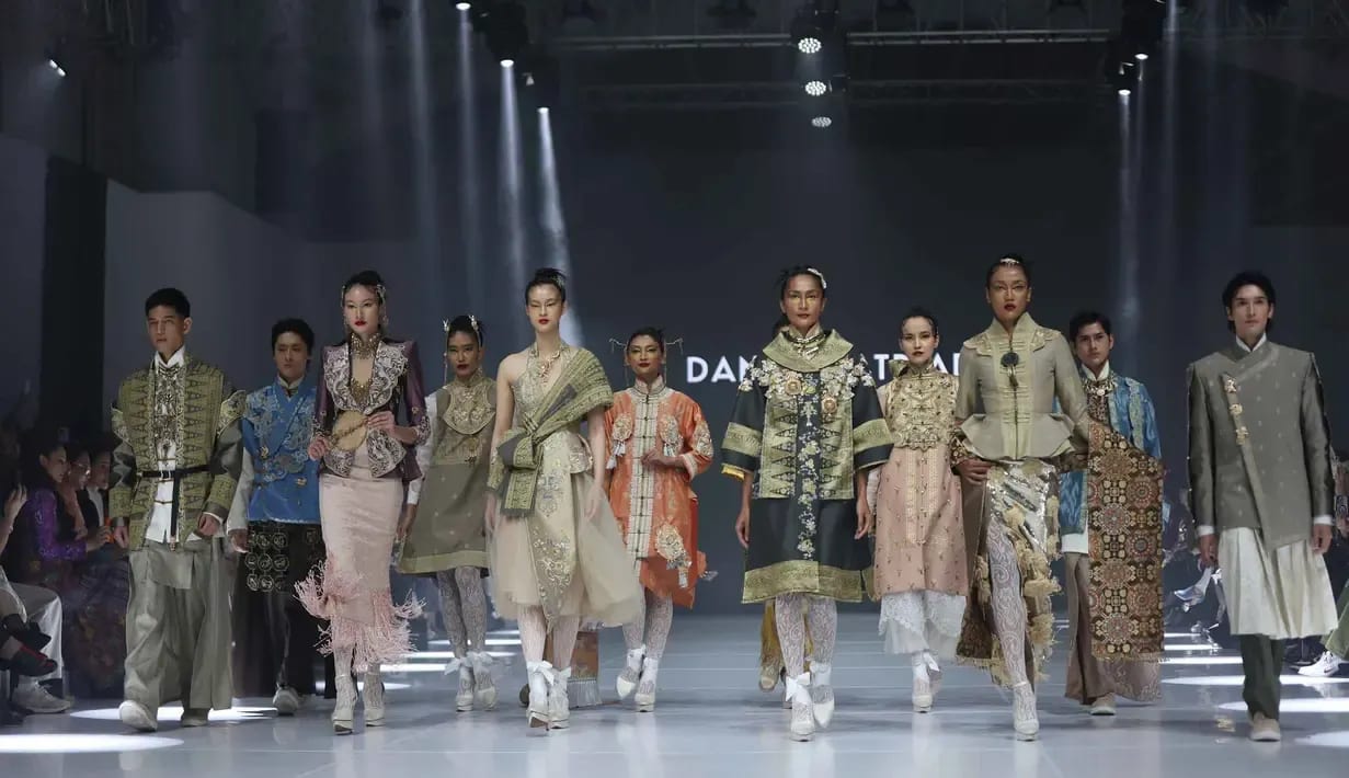 Models in Danny Satriadi on the runway at Jakarta Fashion Week 2026, City Hall, Pondok Indah Mall 3, 29 October 2025.