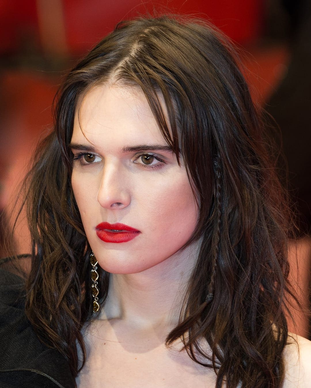 Hari Nef — Cast Index ranked model, portrait
