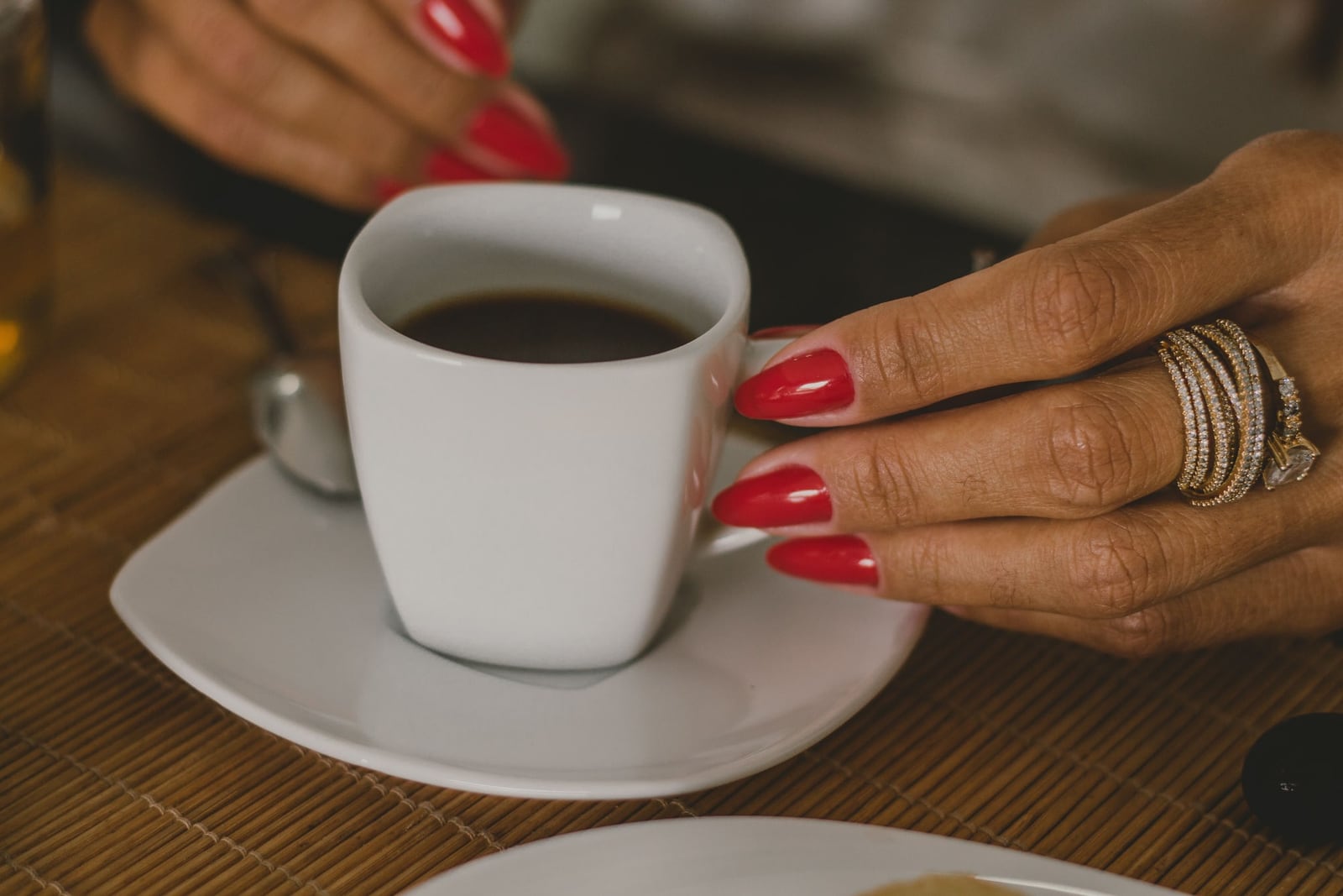 Nails mood (editorial scene)